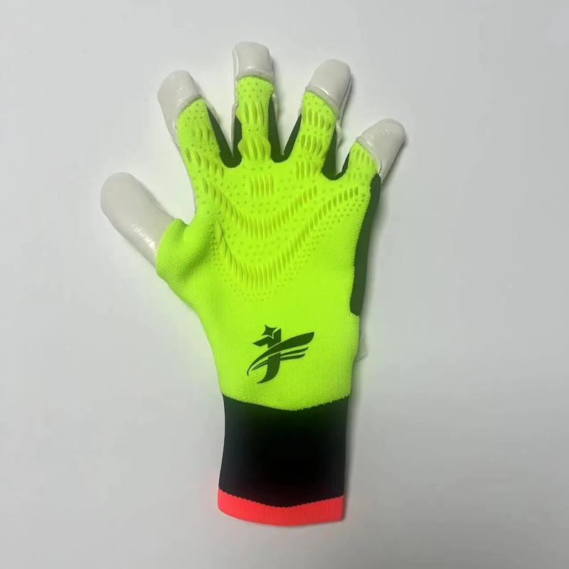 Latex Soccer Goalkeeper Gloves with Enhanced Grip