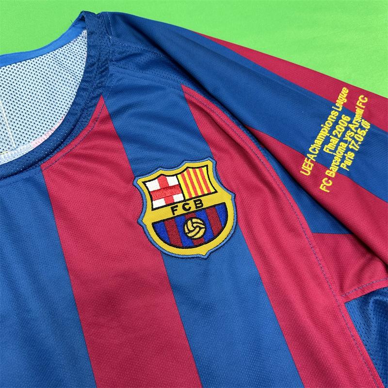 Nike 05-06 Champions League Barcelona home short sleeve NO.10 Ronaldinho Soccer Jersey