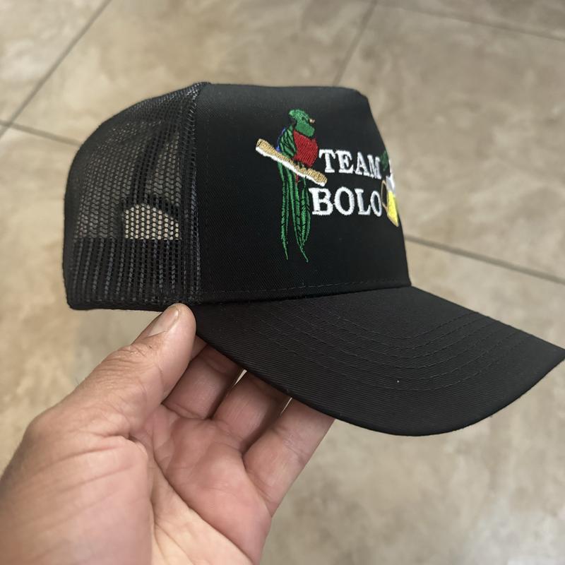 TEAM BOLO GORRAS UNIVERSALES AJUSTABLES DE ATRAS MUY BUENA CALIDAD