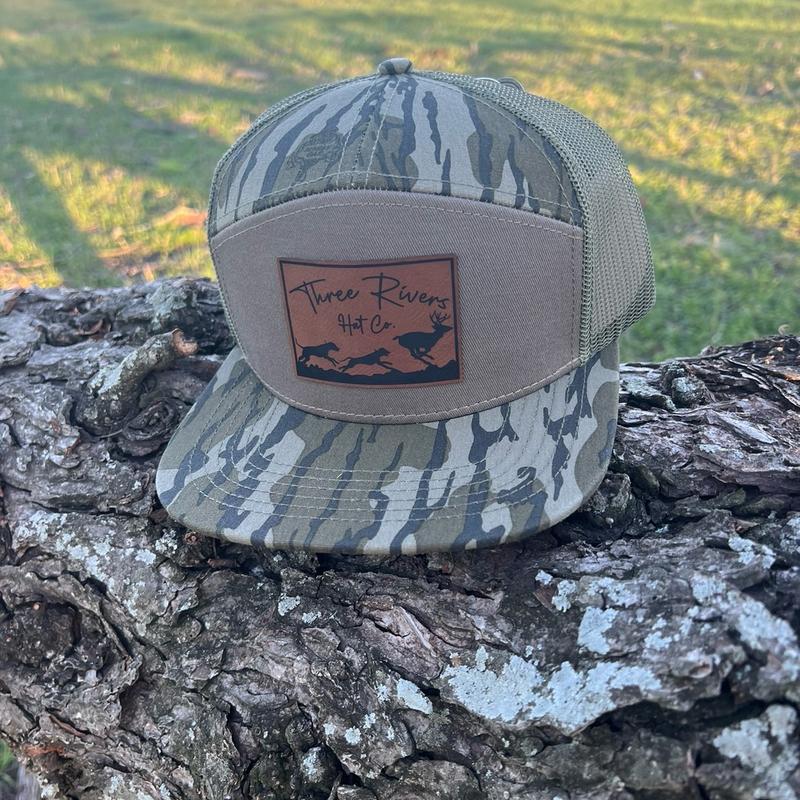 Deer Dog Hunting Patch - Mossy Oak Bottomland 7 panel Flatbill Snapback Hat